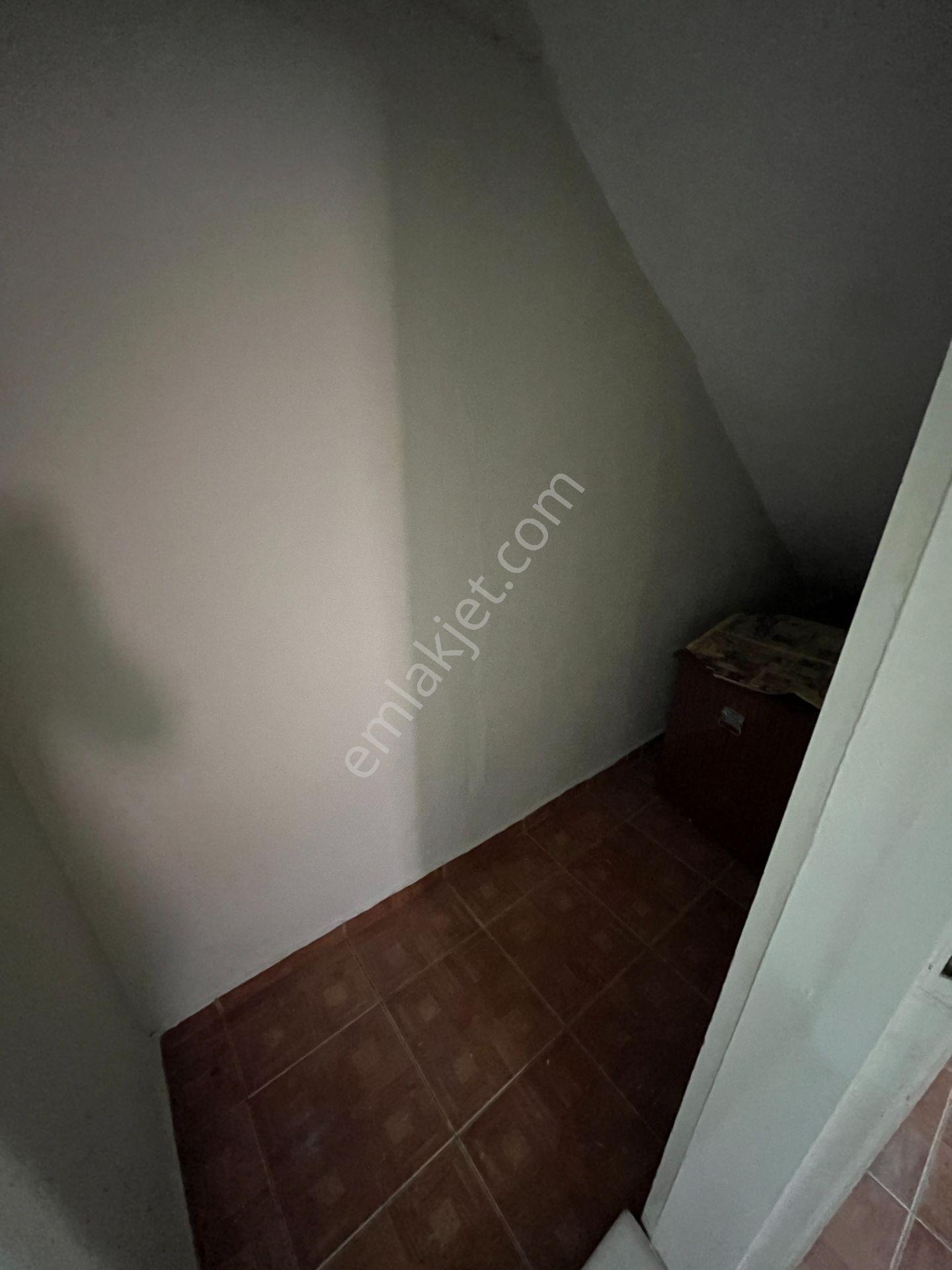Gümüşpala Merkezde Doğalgazlı Ve Sağlık Ocağı Yakını 3+1 Kiralık Daire - Görsel 27