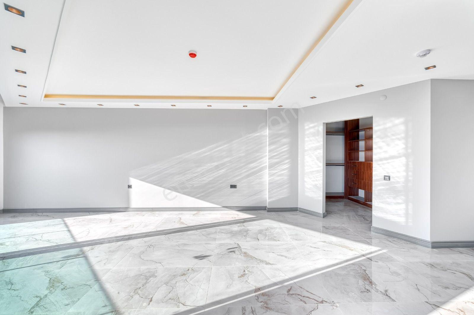 Alanya / Cikcilli’de Panoramik Manzaralı 5+2 Lüks Müstakil Villa - Görsel 13