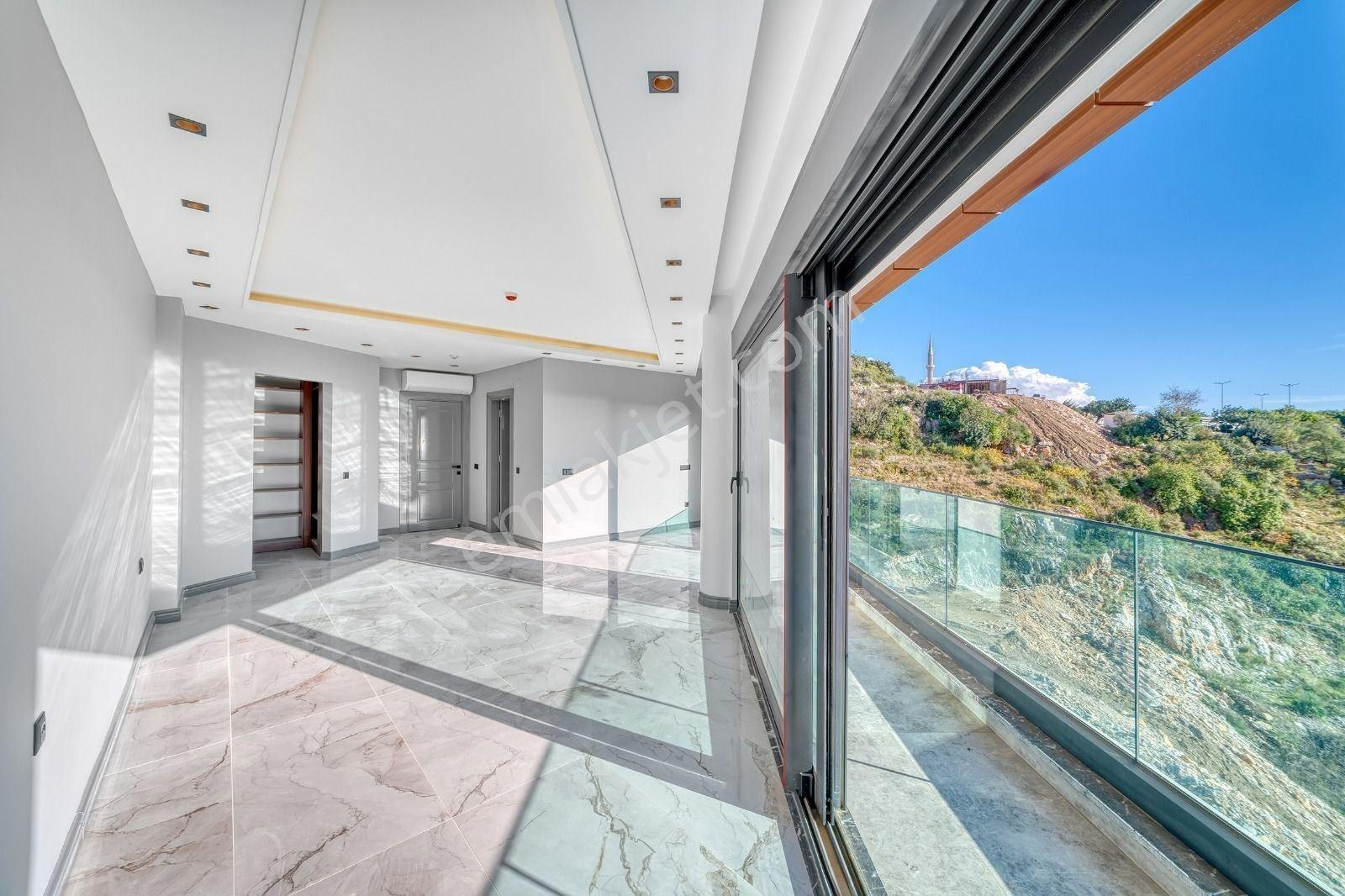 Alanya / Cikcilli’de Panoramik Manzaralı 5+2 Lüks Müstakil Villa - Görsel 20