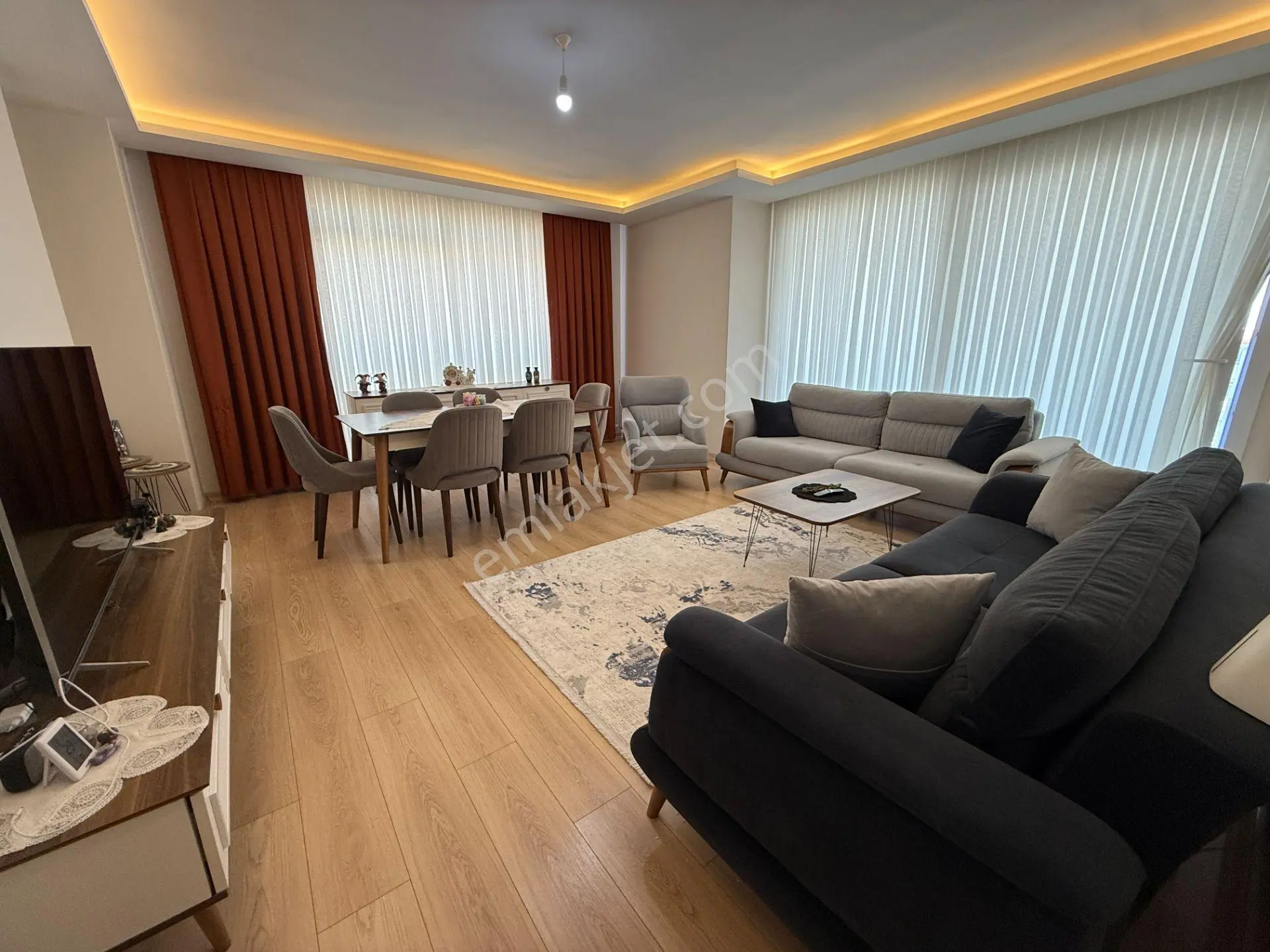 Banco Teras Evler Satılık 3+1 Daire Havuzlu Site Geniş Teras - Görsel 2