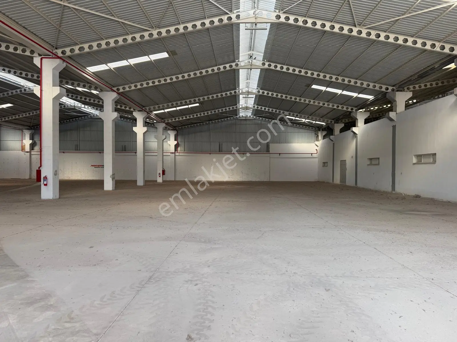 Zorlu Gayrimenkul'den Kapalı Alan 6.750m2 Aylık Kiralık Depo - Görsel 3
