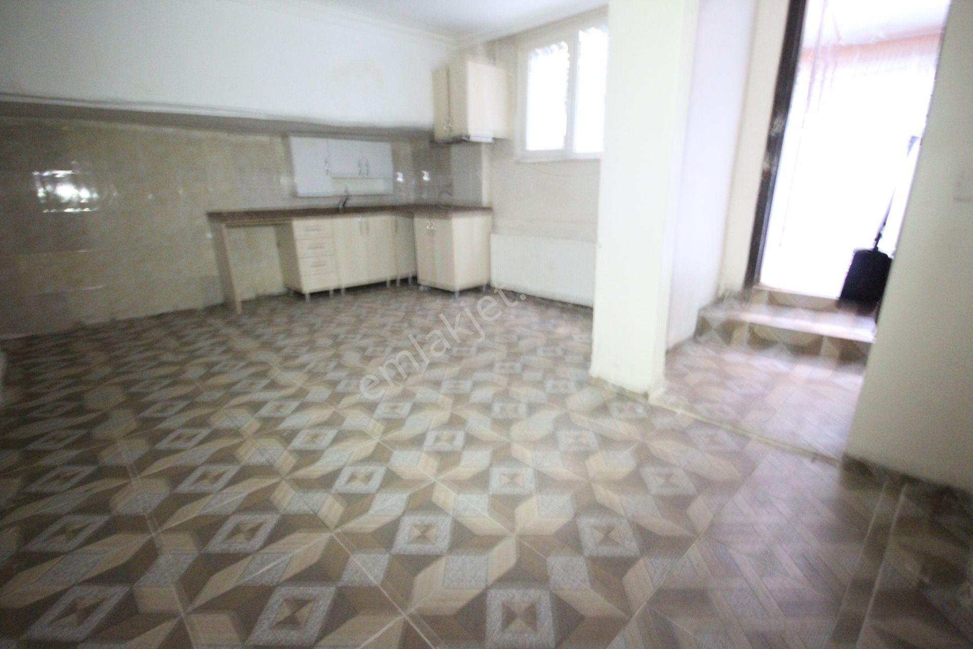 Old City'den E-5 Metrobüse Yakın Bahçe Kullanımlı 2+1 Kiracılı - Görsel 10