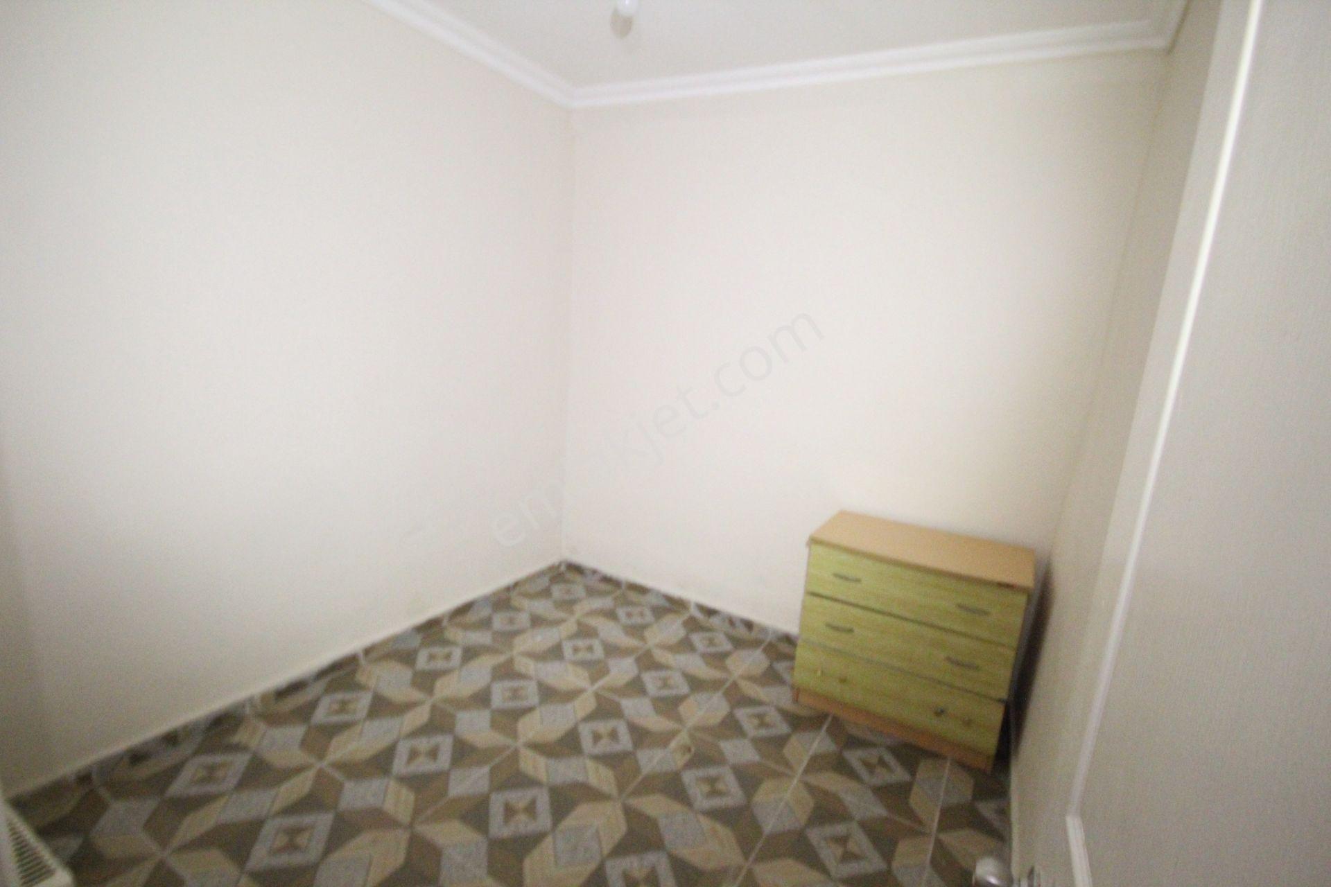 Old City'den E-5 Metrobüse Yakın Bahçe Kullanımlı 2+1 Kiracılı - Görsel 17