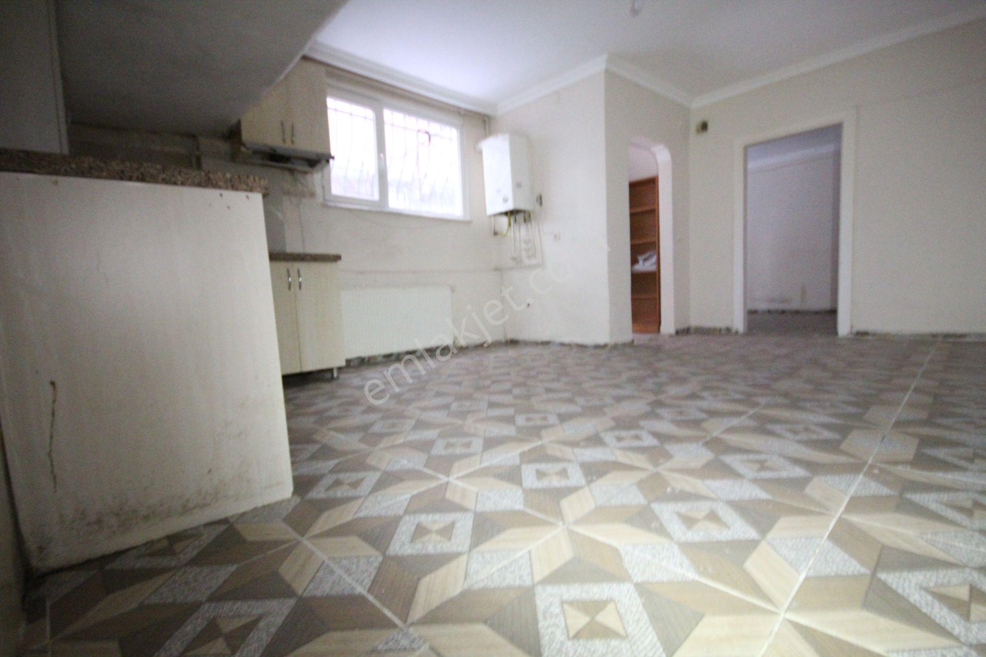 Old City'den E-5 Metrobüse Yakın Bahçe Kullanımlı 2+1 Kiracılı - Görsel 21