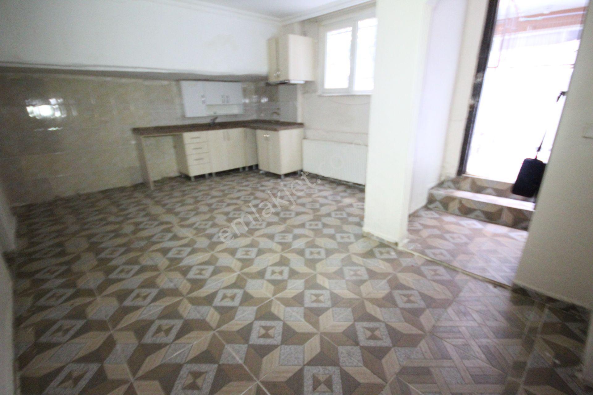 Old City'den E-5 Metrobüse Yakın Bahçe Kullanımlı 2+1 Kiracılı - Görsel 12
