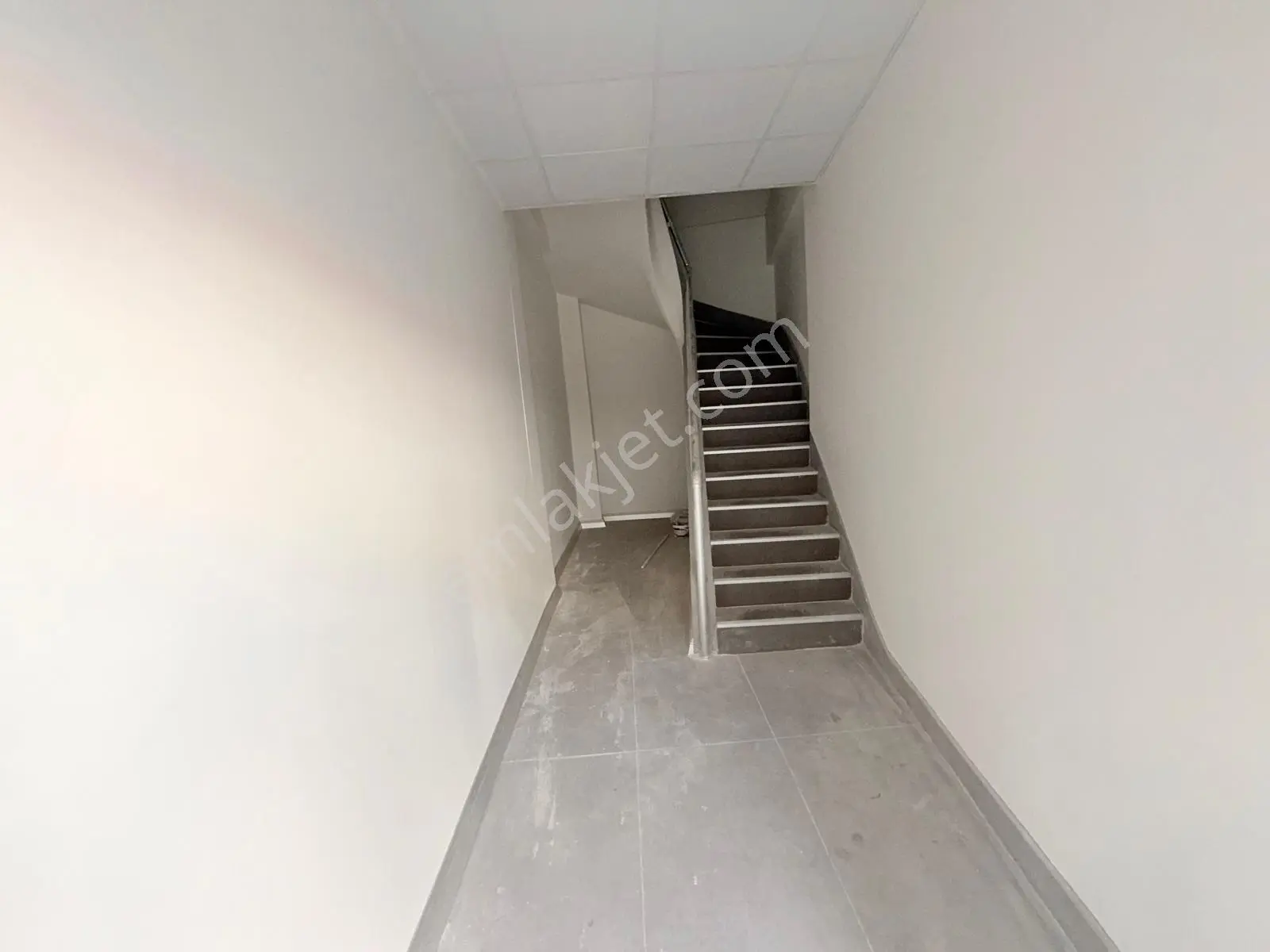 Çarşı Mahallesi Ziraat Bank Karşısı Kiralık Ofis - Görsel 3