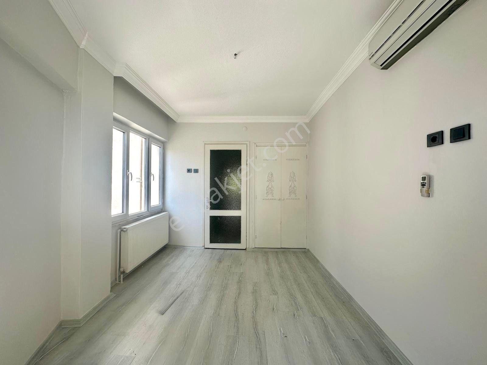 🏡 Referans'tan Akçay'da Merkez'de Denize 250 Metre Ön Cephe Ara Kat 3+1 Daire - Görsel 15