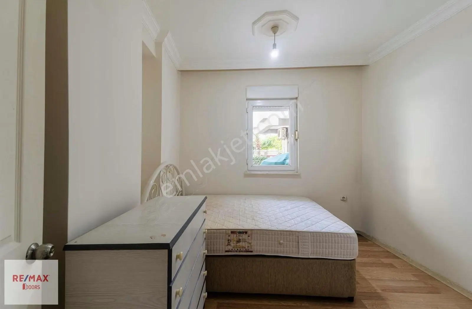 Havuzlu Kapalı Otoparklı Site İçinde Satılık 1+1 Daire - Görsel 14
