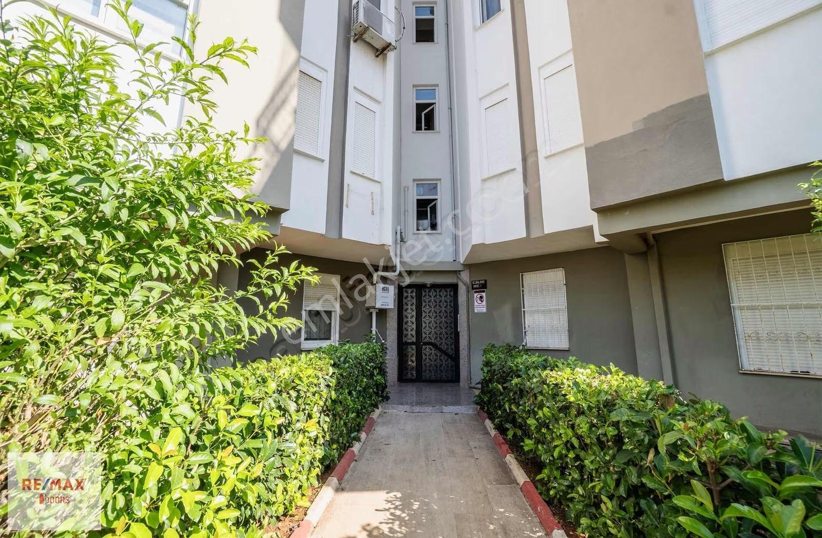 Havuzlu Kapalı Otoparklı Site İçinde Satılık 1+1 Daire - Görsel 4