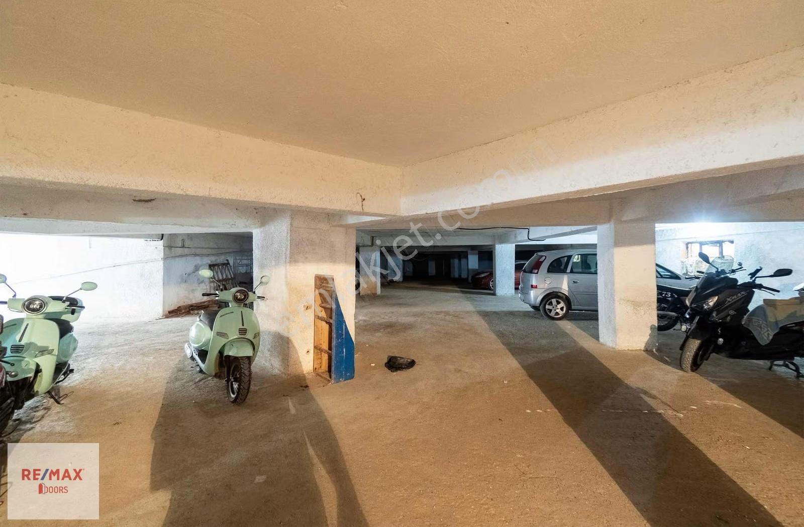 Havuzlu Kapalı Otoparklı Site İçinde Satılık 1+1 Daire - Görsel 18