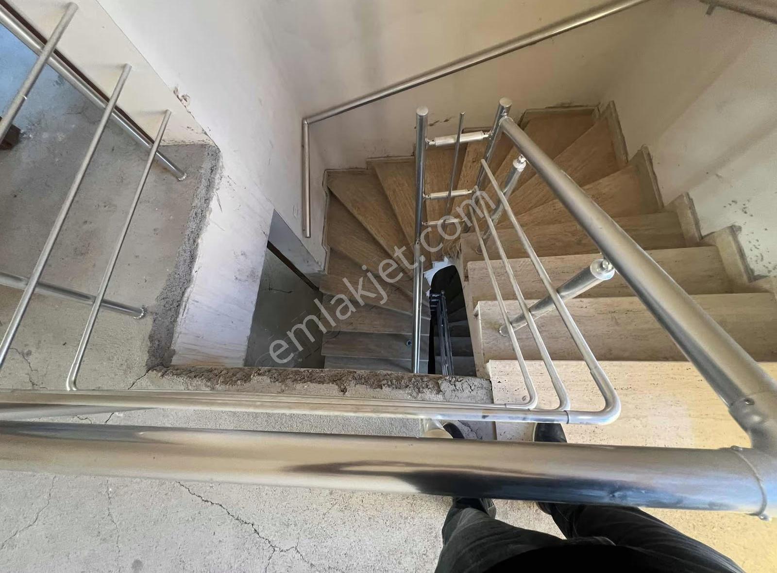 Alcıda İskanlı Yapılı,peyzajlı Villa