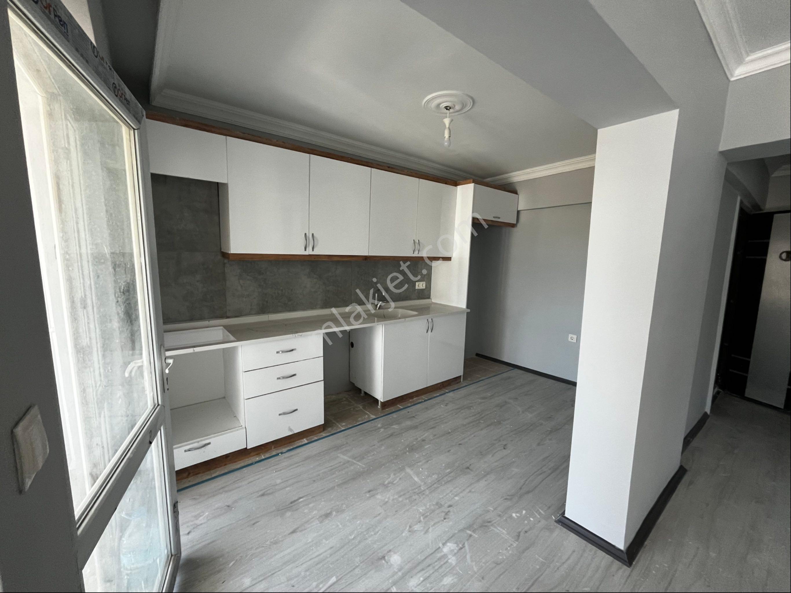 Kuşadası Iydukentte Geniş Ferah Kiralık 2+1 - Görsel 9