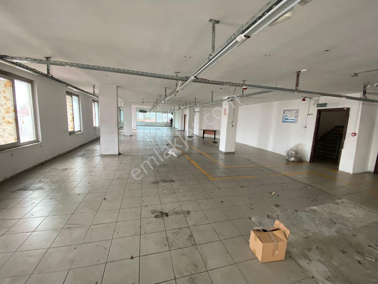 Bağcılar Meydana Yakın 650m2 6.kat Kiralık İş Yeri - Görsel 2