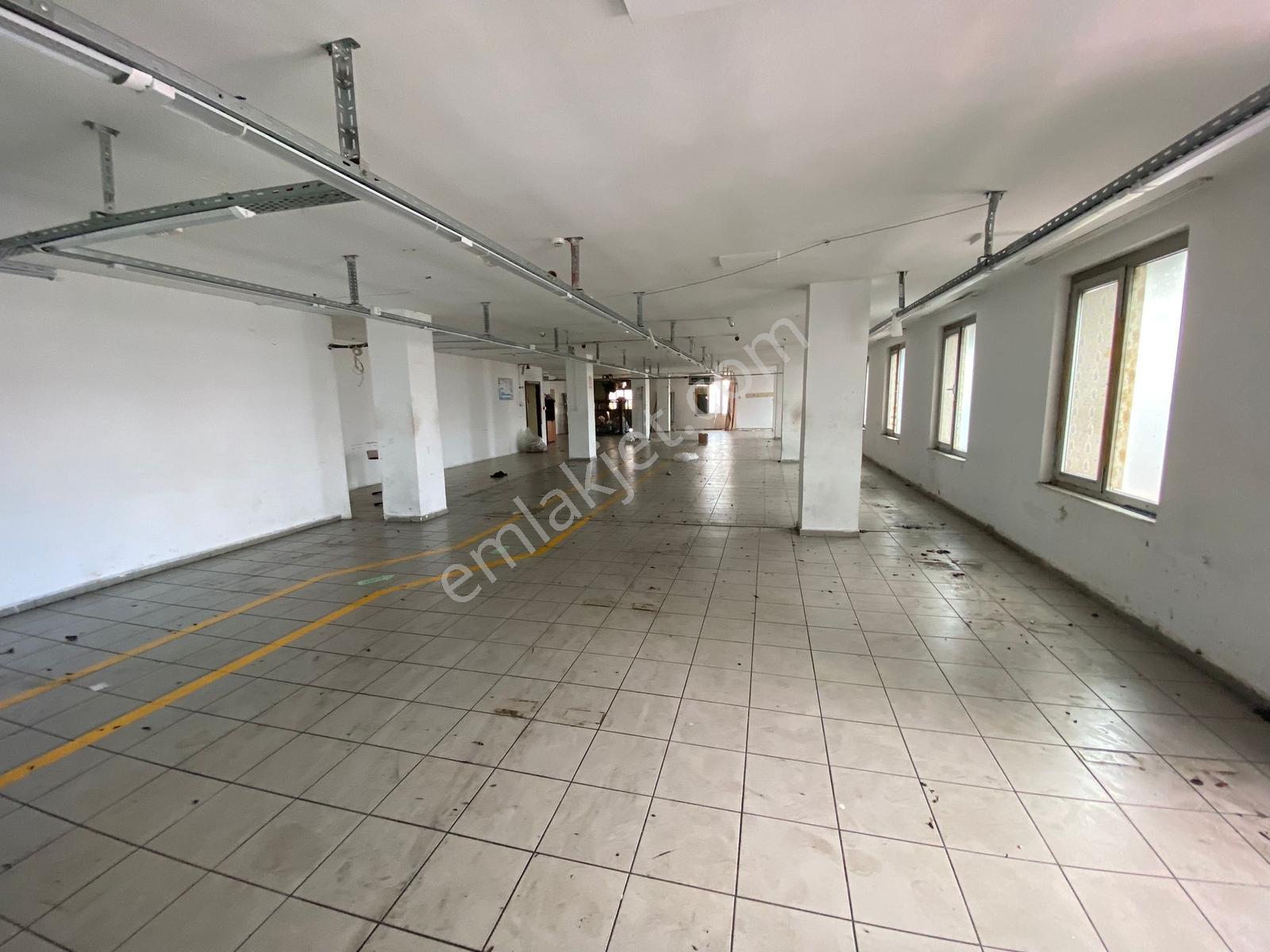 Bağcılar Meydana Yakın 650m2 6.kat Kiralık İş Yeri - Görsel 3