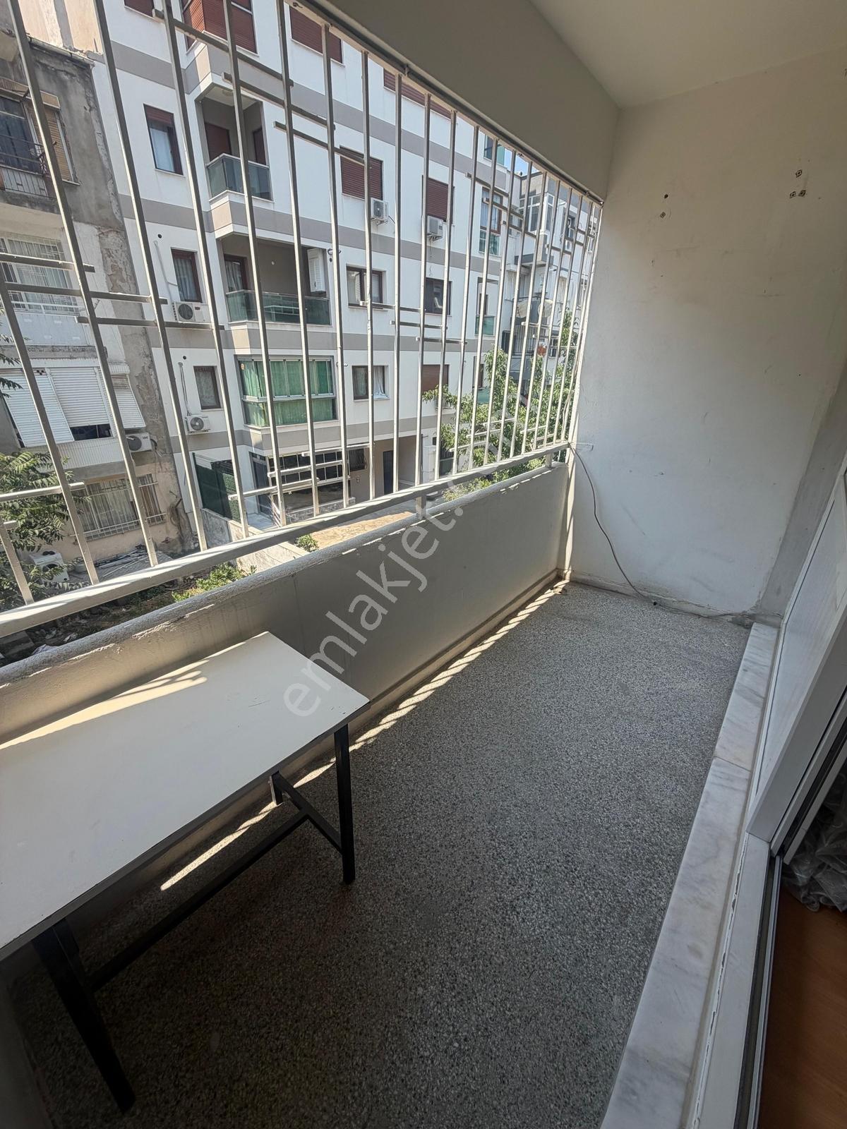 İnönü Caddesi İzmirspor Metro Yakını Otoparklı Kiralık Daire 2+1 - Görsel 18