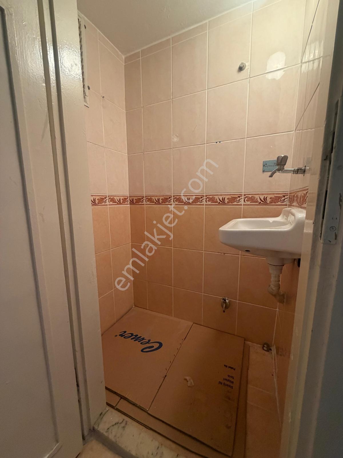 İnönü Caddesi İzmirspor Metro Yakını Otoparklı Kiralık Daire 2+1 - Görsel 24