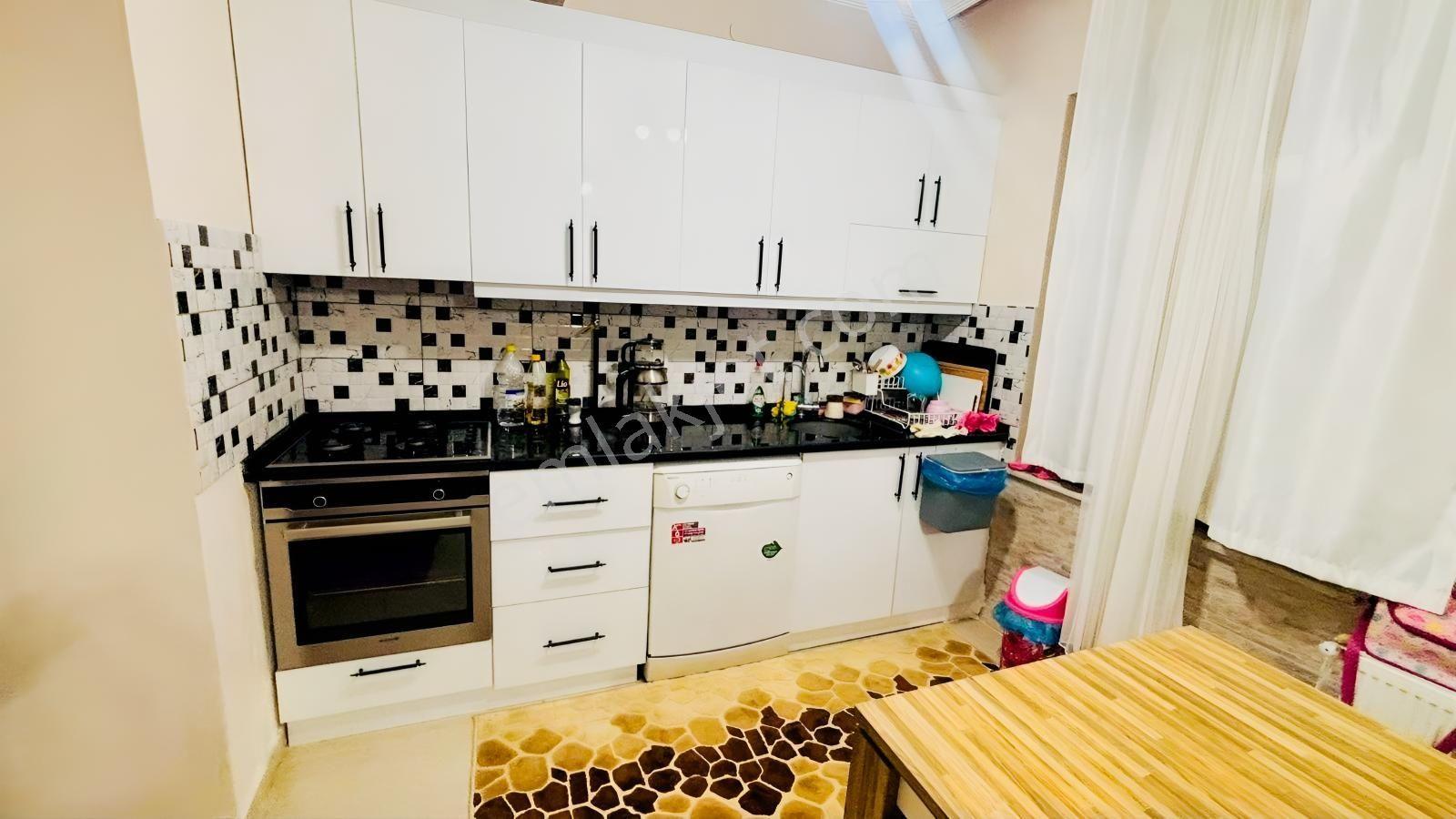 Denize Yürüme Mesafesinde Eşyalı 2+1 Daire - Görsel 7