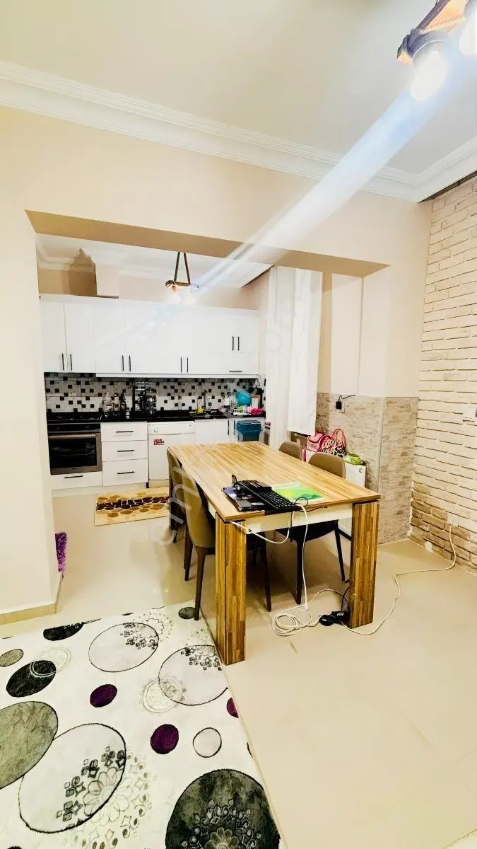 Denize Yürüme Mesafesinde Eşyalı 2+1 Daire - Görsel 2