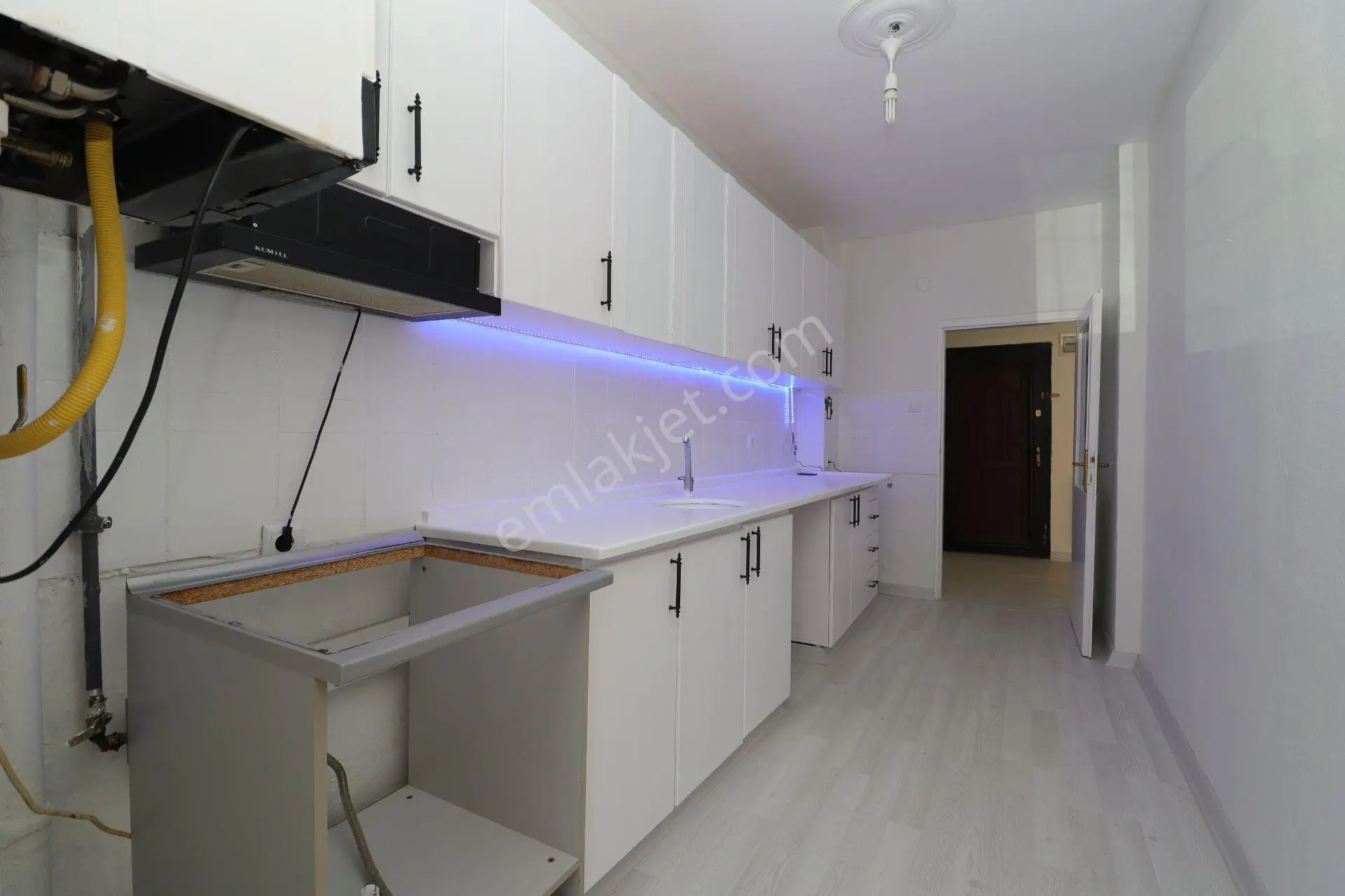 Akif'ten Ayyıldız'da Site İçi 3+1 Pazara Okula Yakın Kiralık Daire - Görsel 3