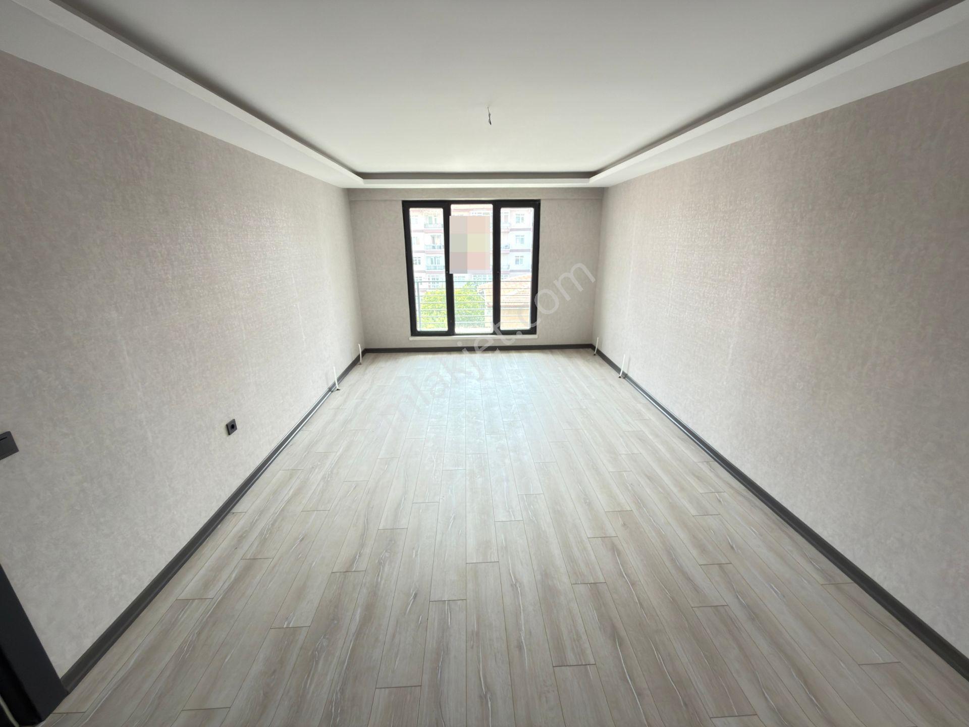 Özçeliklerden Cadde Yakını Çift Banyo Köşe Başı 140m2 3+1 Dairee - Görsel 11