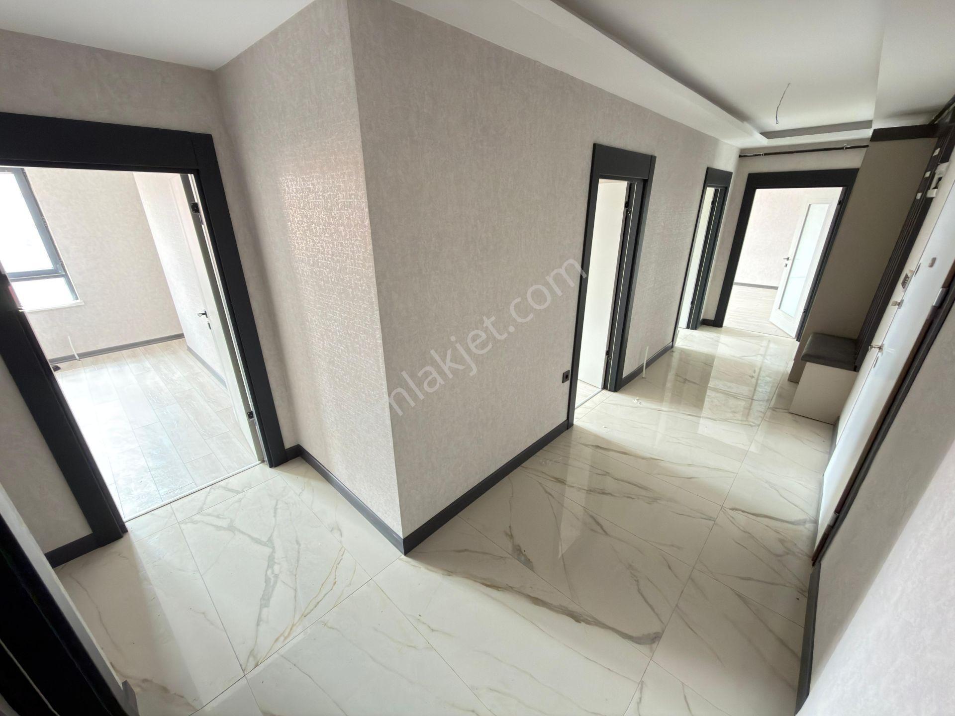 Özçeliklerden Cadde Yakını Çift Banyo Köşe Başı 140m2 3+1 Dairee - Görsel 27
