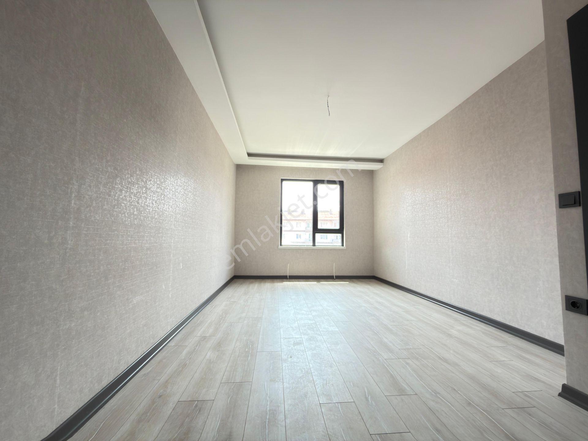 Özçeliklerden Cadde Yakını Çift Banyo Köşe Başı 140m2 3+1 Dairee - Görsel 20