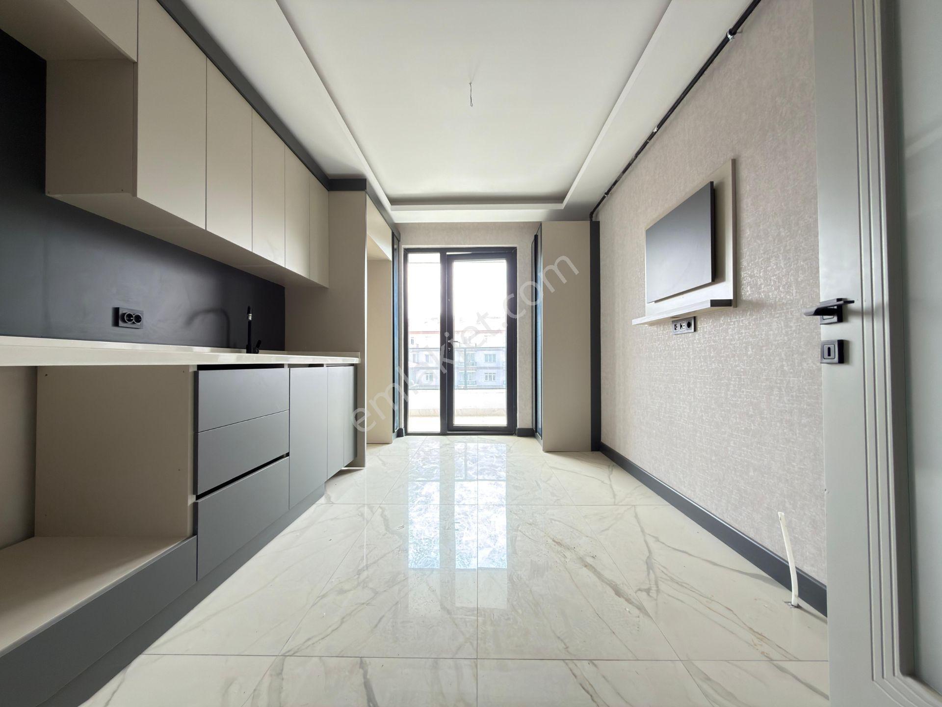 Özçeliklerden Cadde Yakını Çift Banyo Köşe Başı 140m2 3+1 Dairee - Görsel 13