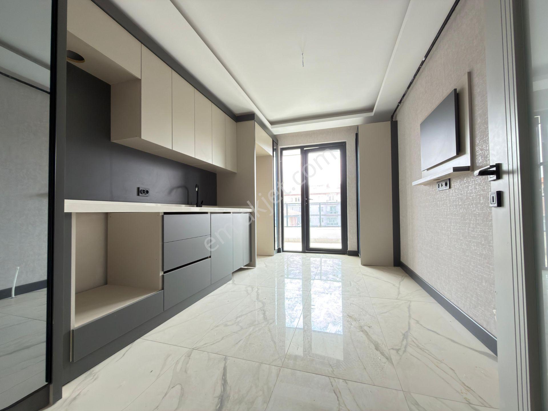 Özçeliklerden Cadde Yakını Çift Banyo Köşe Başı 140m2 3+1 Dairee - Görsel 19