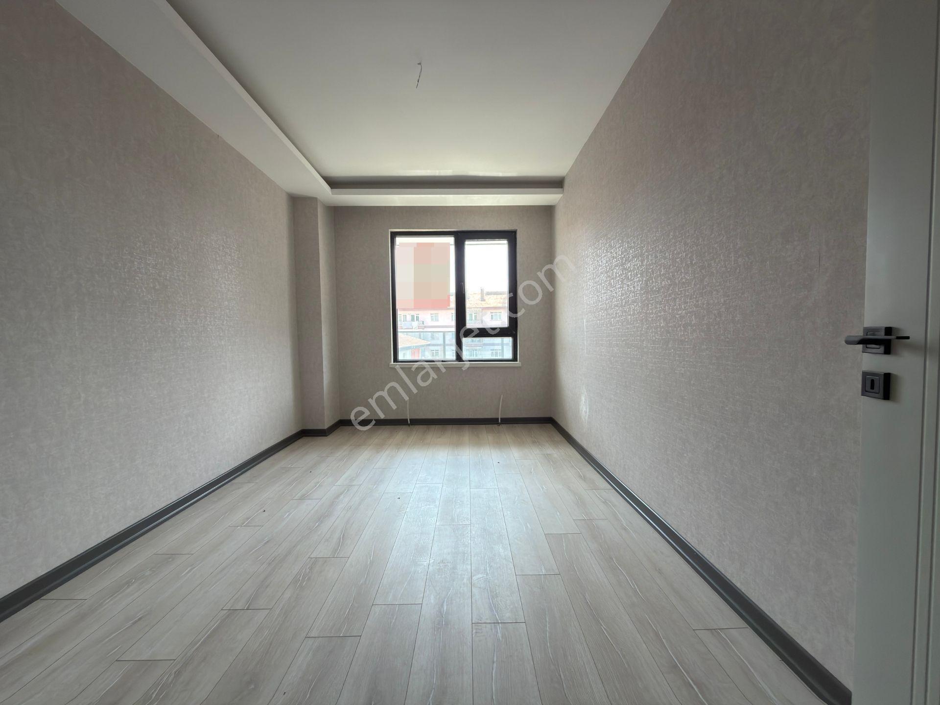 Özçeliklerden Cadde Yakını Çift Banyo Köşe Başı 140m2 3+1 Dairee - Görsel 22