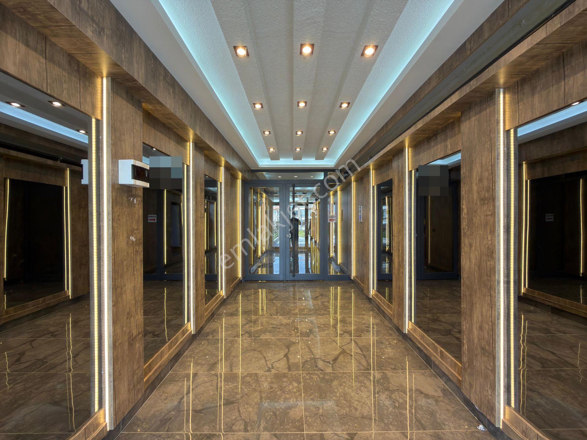 Özçeliklerden Cadde Yakını Çift Banyo Köşe Başı 140m2 3+1 Dairee - Görsel 29