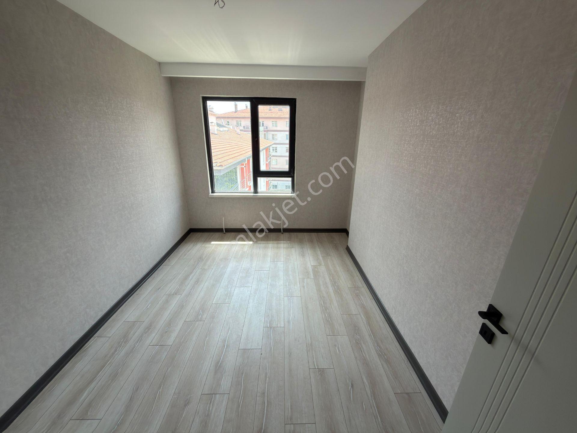 Özçeliklerden Cadde Yakını Çift Banyo Köşe Başı 140m2 3+1 Dairee - Görsel 10