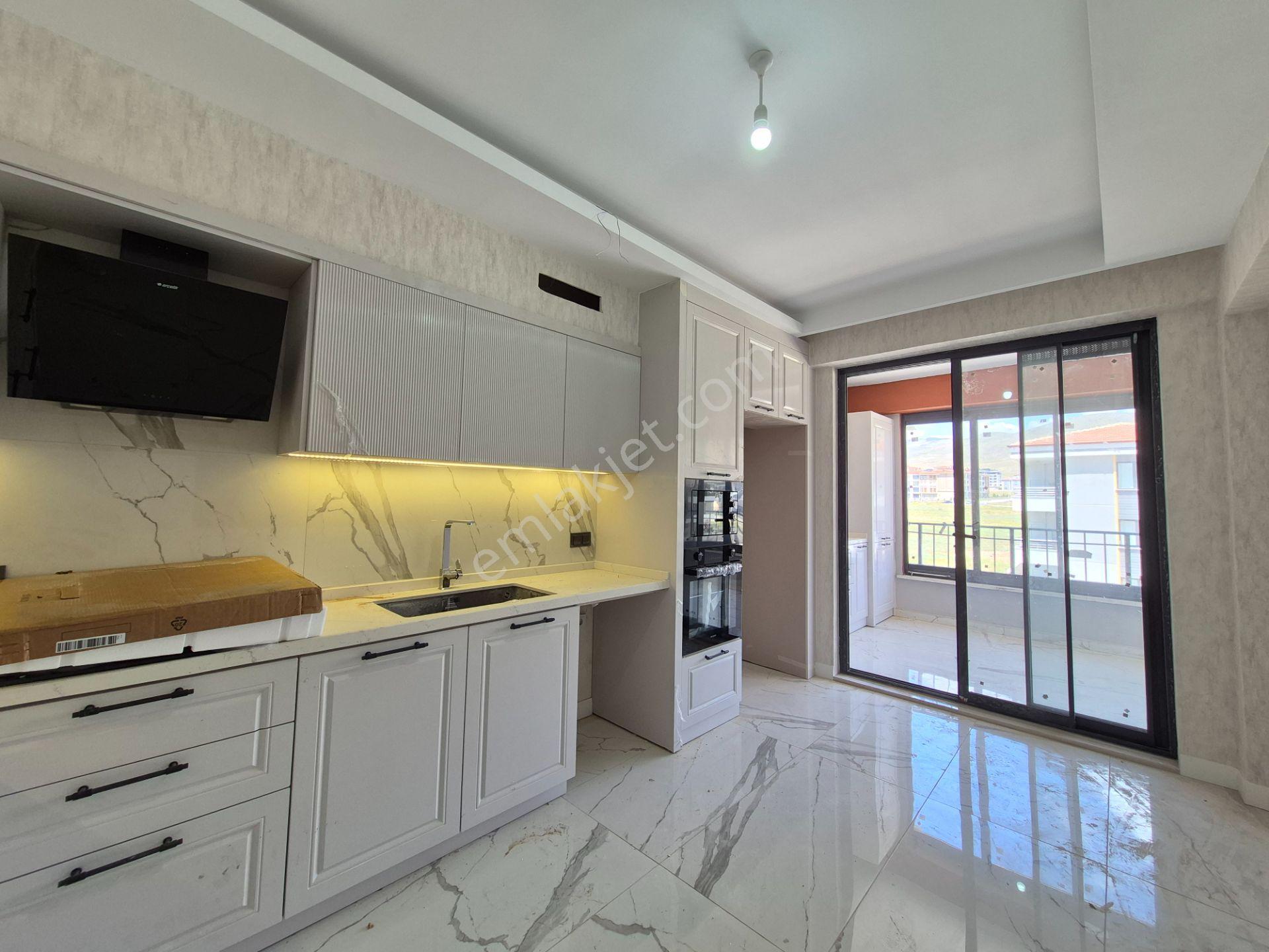 🏡 Selahaddin Eyyubi Mahallesi'nde 3+1 | Sıfır Ve Oturuma Hazır Fırsat Daireler