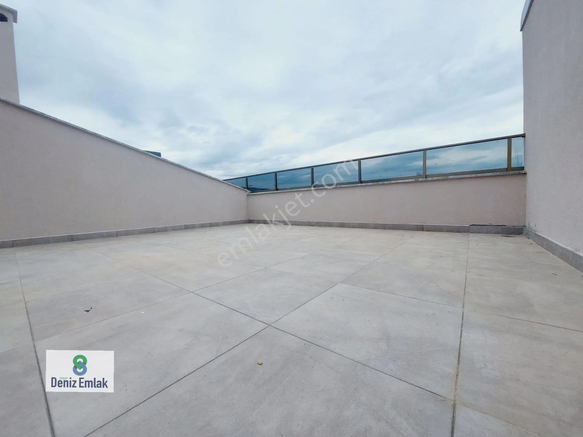 Denizden Akçayda Kapalı Otoparklı Yerden Isıtmalı Satılık 2+1 Dubleks Daire. - Görsel 7