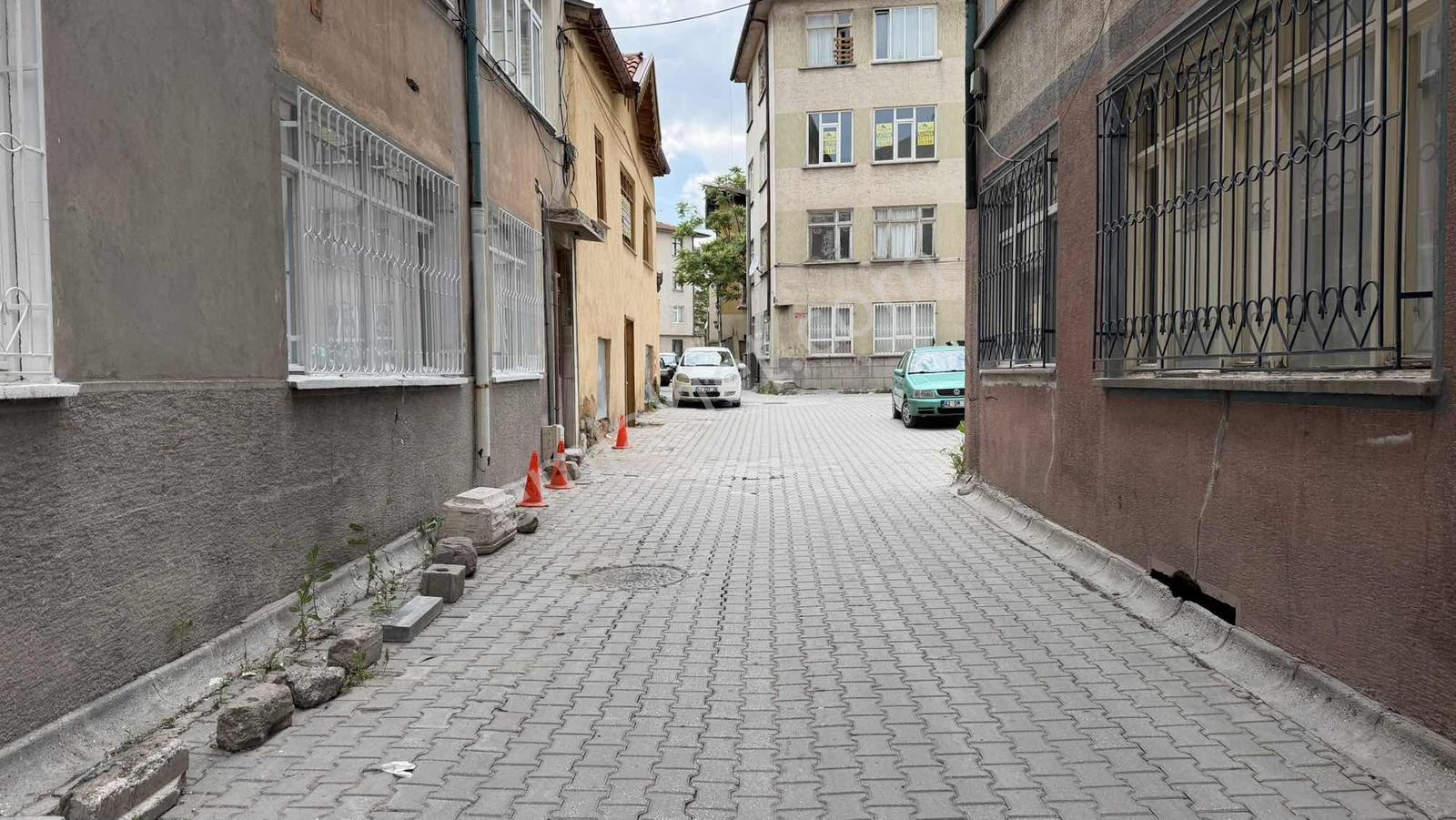 Şems-i Tebrizi Mh. Satılık Bakımlı Masrafsız Arakat Daire - Görsel 21