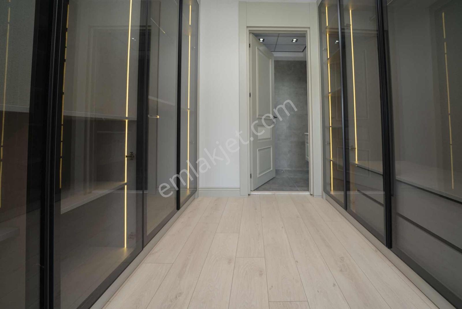 Konal 'dan | Cadde Üzeri Lüx 4+1 Villa - Görsel 32