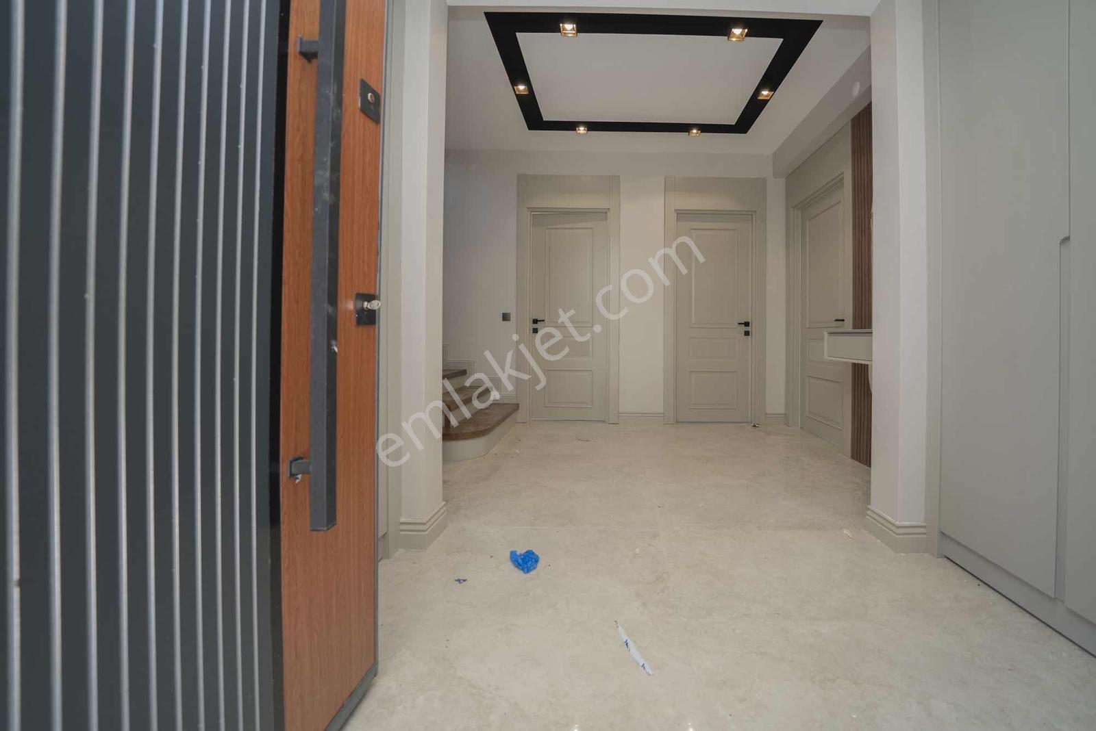 Konal 'dan | Cadde Üzeri Lüx 4+1 Villa - Görsel 11