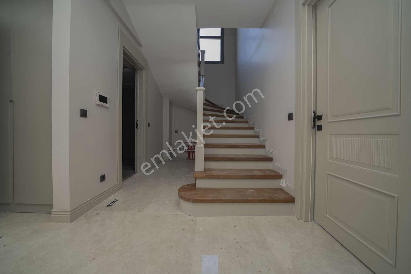 Konal 'dan | Cadde Üzeri Lüx 4+1 Villa - Görsel 34