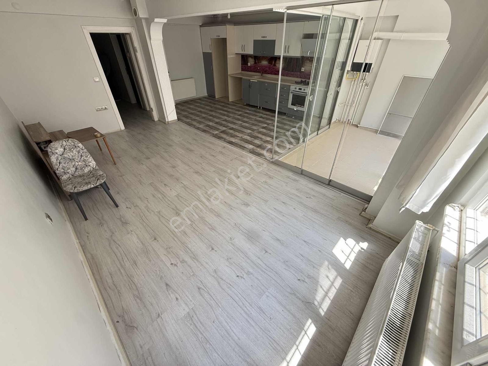 Parla'dan Edremit'te 3+1 Çift Cephe Doğalgazlı Kiralık Daire - Görsel 4