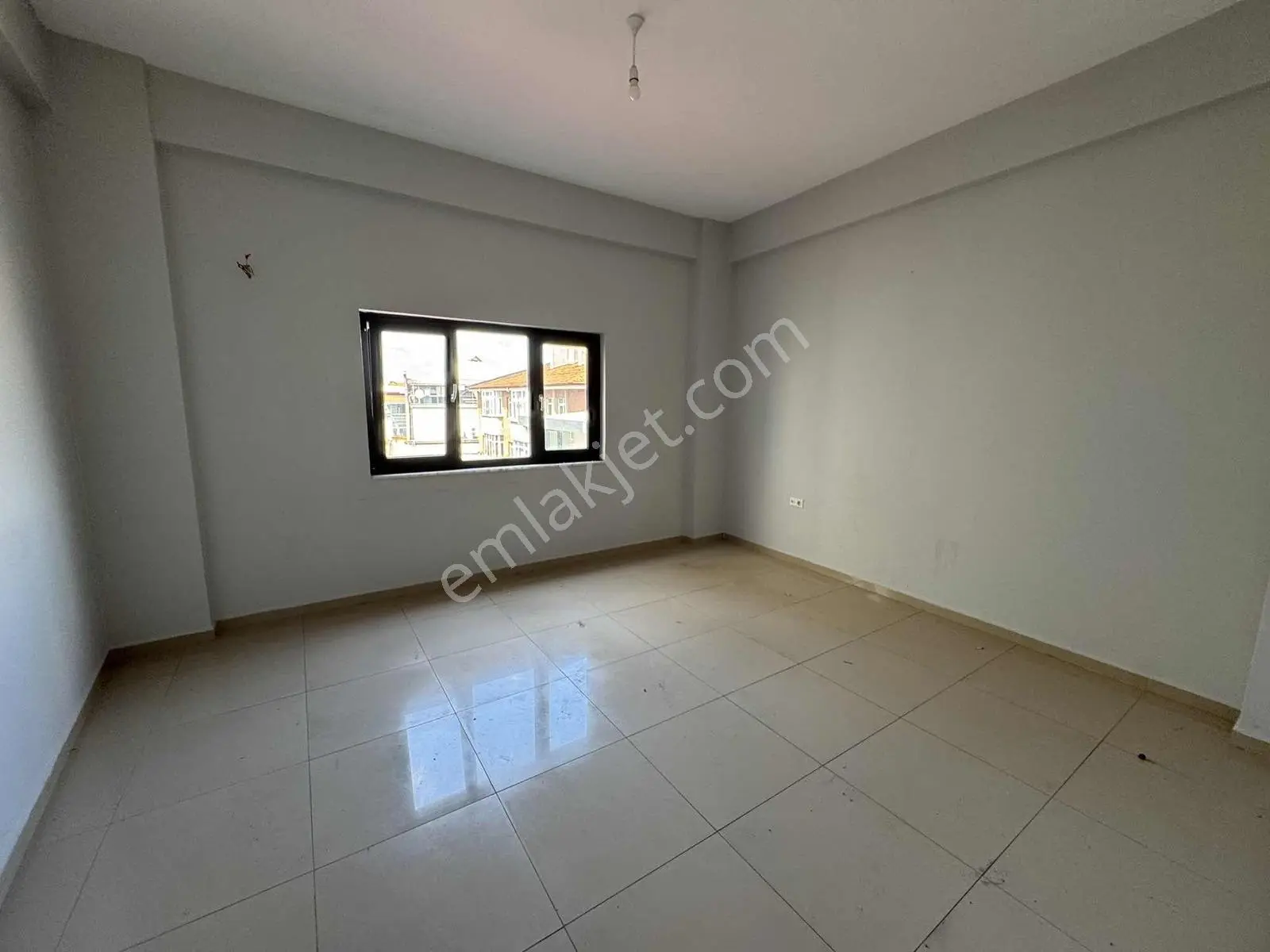 Remax Uğur Çakar'dan Yeni Camii Bölgesi Kiralık Ofis - Görsel 5