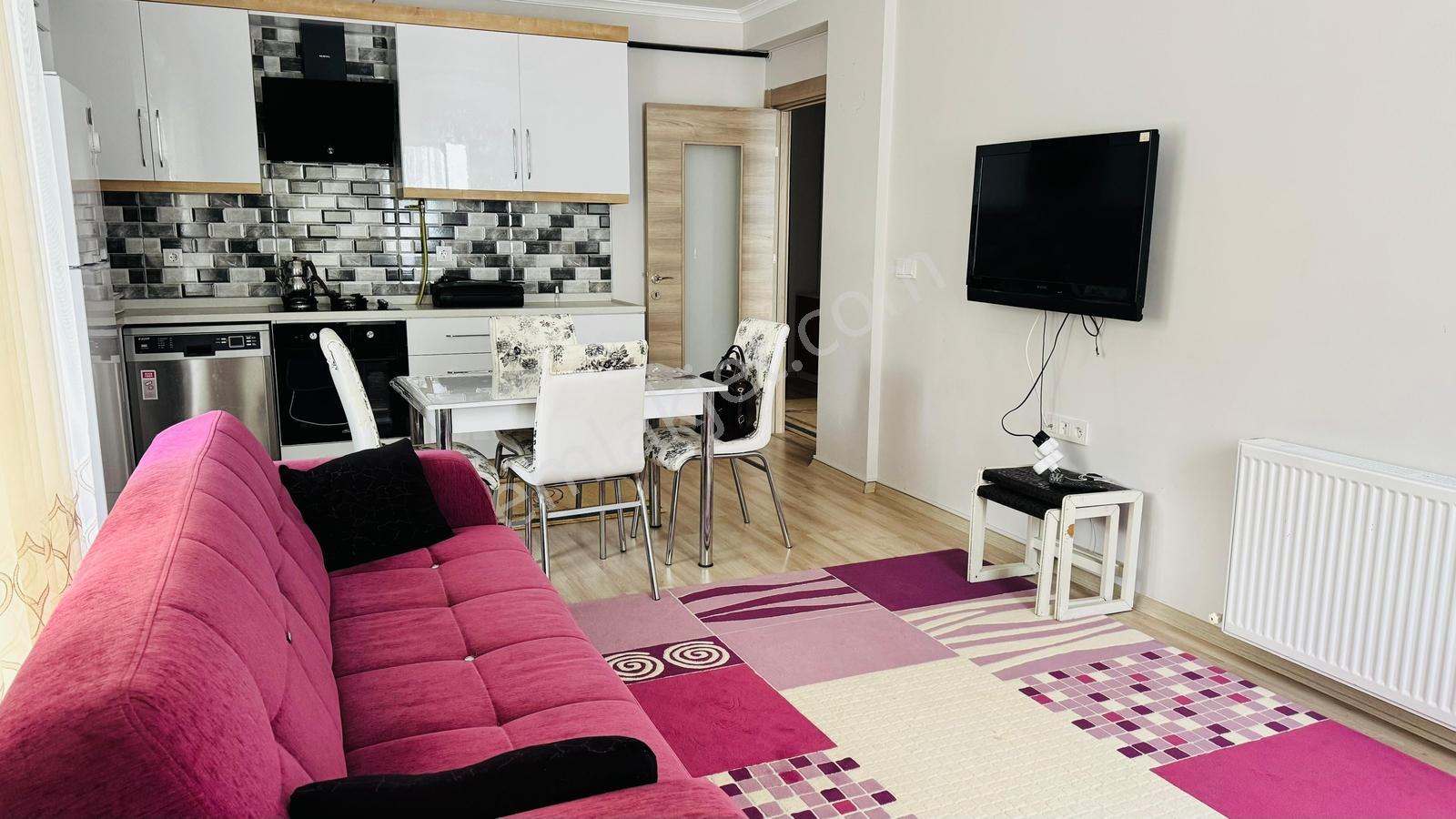 Yenifoça'da Havuzlu Site İçerisinde Kiralık 2+1 Eşyalı Daire - Görsel 14