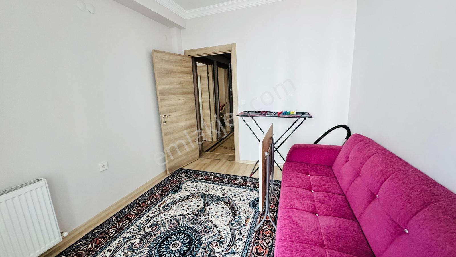 Yenifoça'da Havuzlu Site İçerisinde Kiralık 2+1 Eşyalı Daire - Görsel 19