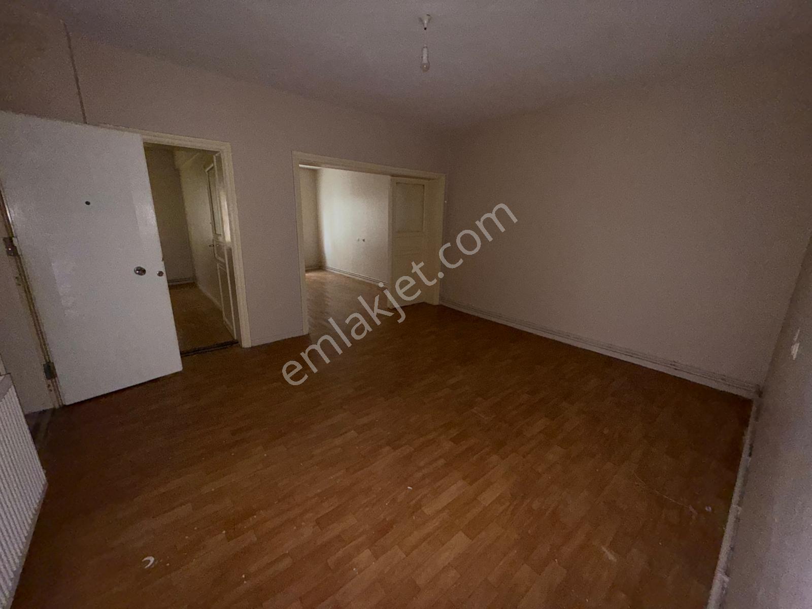 Edirne Çarşıya Yakın Merkezi Konumda 3+1 Kiralık - Görsel 3