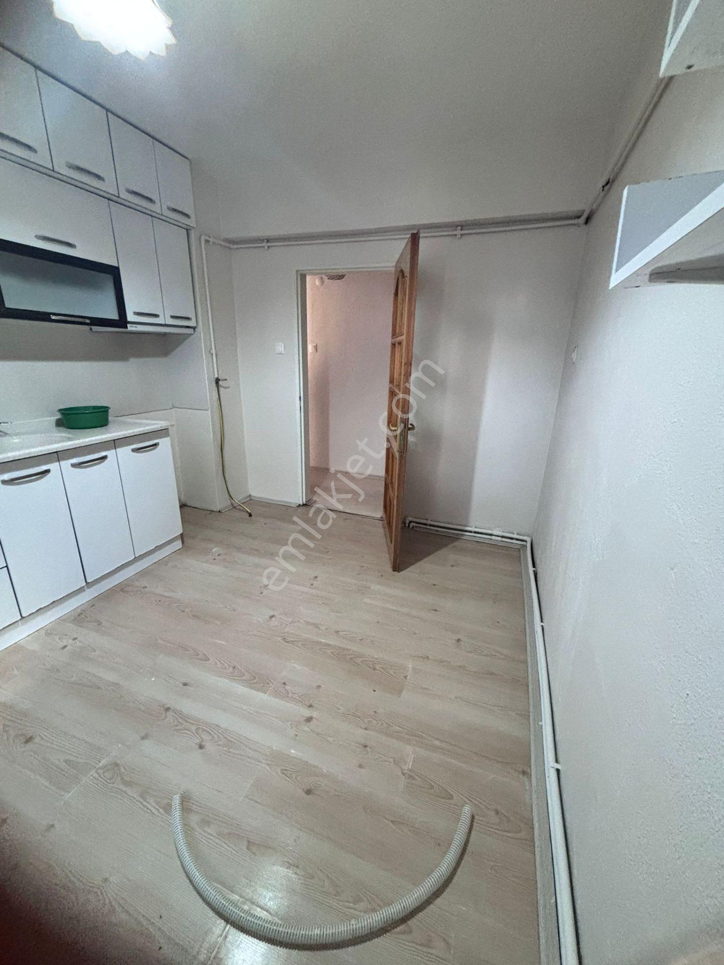 Kütahya Merkezde Kiralık Aileye 3+1 Geniş - Görsel 5
