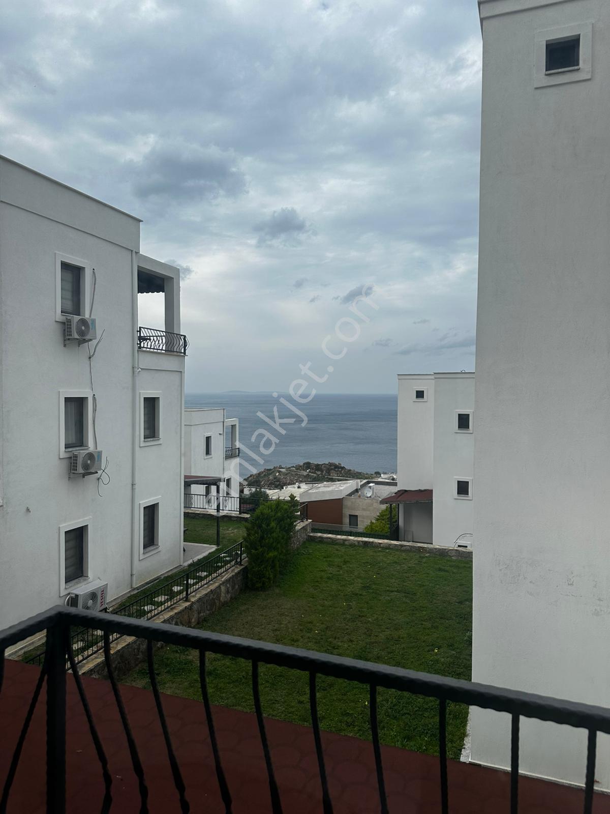 Gündoğan Kızılburun Deniz Manzaralı Bahçe Kullanımlı Ortak Havuzlu Sitede Bakımlı Villa - Görsel 11
