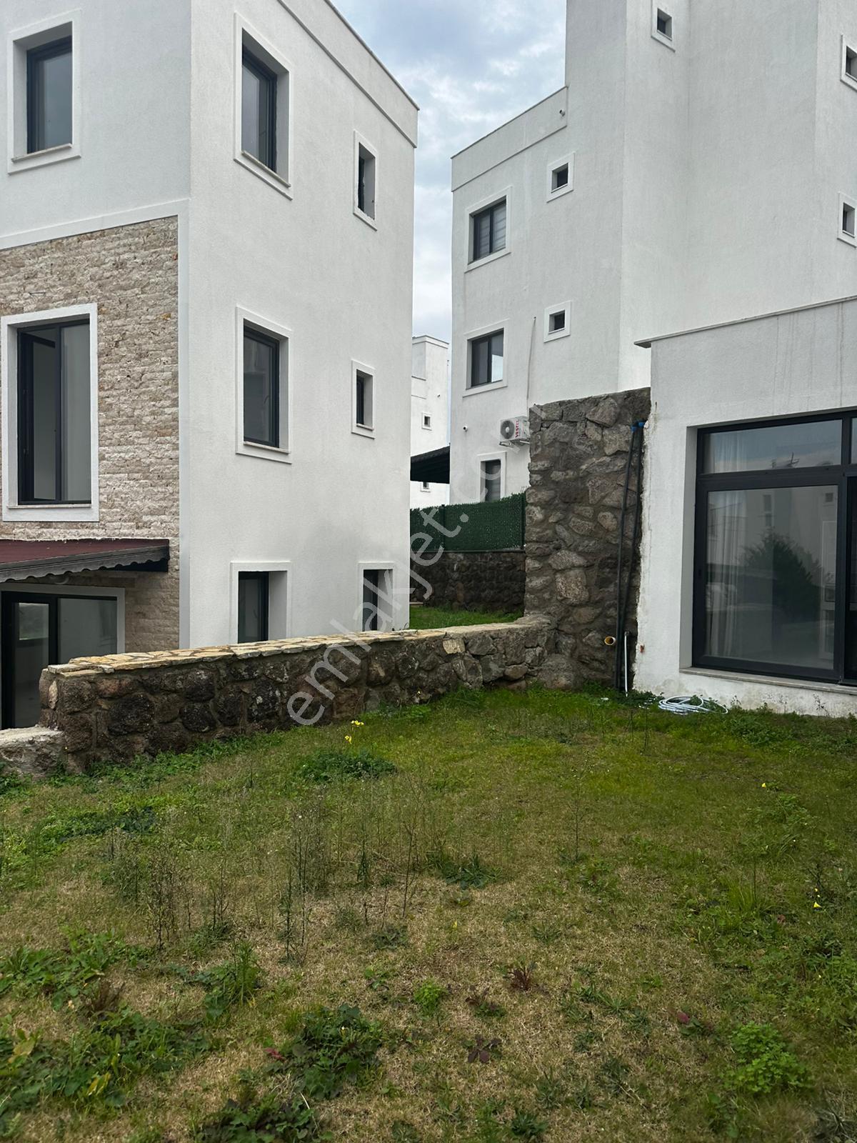 Gündoğan Kızılburun Deniz Manzaralı Bahçe Kullanımlı Ortak Havuzlu Sitede Bakımlı Villa - Görsel 20