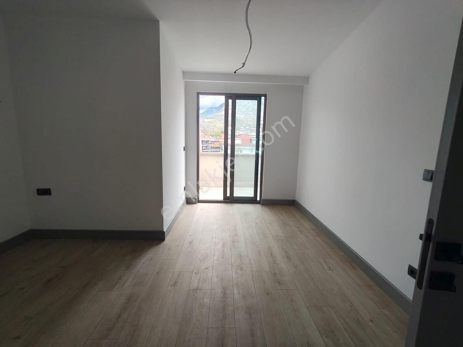 Alanya Kestel'de Denize Sıfır Lüks 2+1 Dubleks Daire - Görsel 21