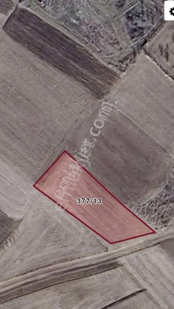 Akören Merkez Hacılarda Satılık 1048 M2 İmar Dibi Tarla - Görsel 3