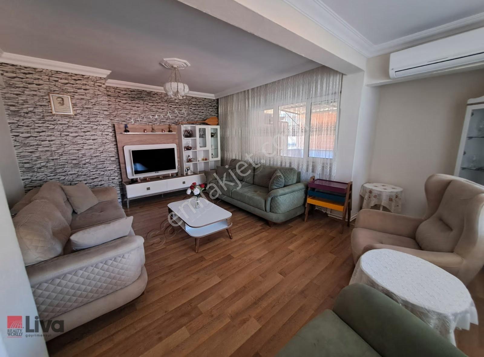 Liva'dan Çarşı Merkeze Yakın,geniş Teras,çekme Kat Satılık Daire - Görsel 11