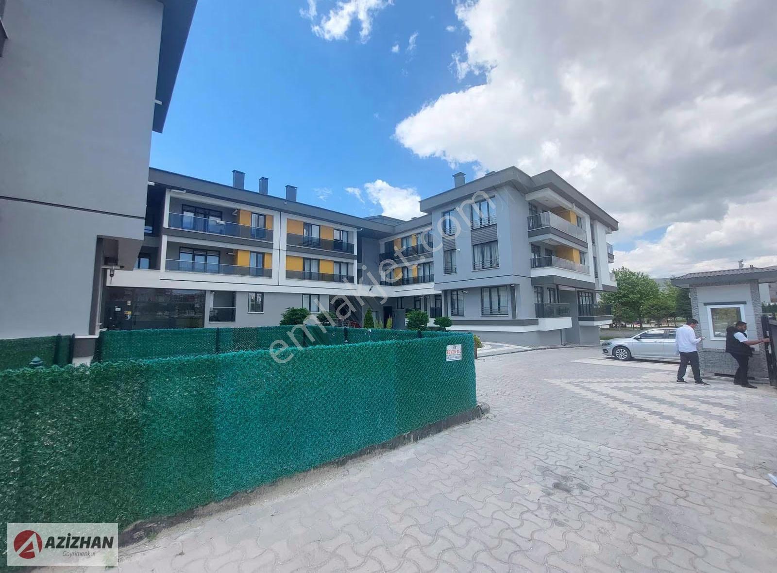 Azizhandan Tramvaya Ve Şafak Caddesine Yakın Kiralık 2+1 Daire - Görsel 3
