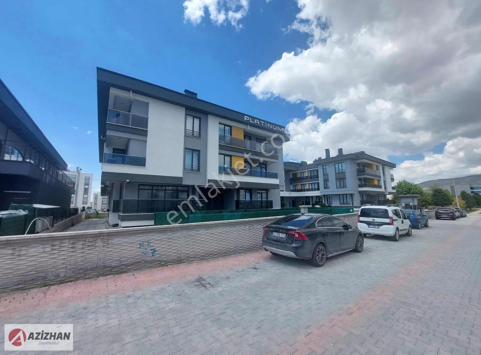 Azizhandan Tramvaya Ve Şafak Caddesine Yakın Kiralık 2+1 Daire